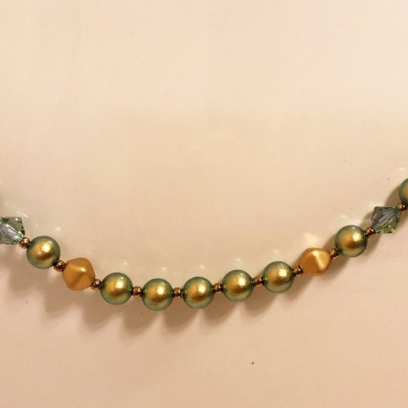 Swarovski Crystal Green & Gold Pearl Bead Necklace - Picture 2 of 3